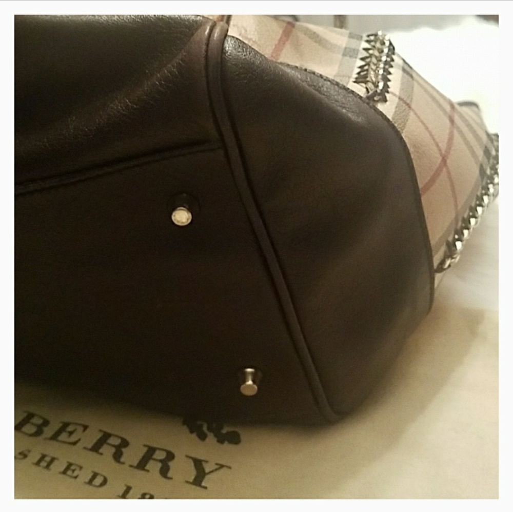 💋🖤👀RARE Burberry Lawrence Haymarket Bag👀🖤💋 - Picture 8 of 8